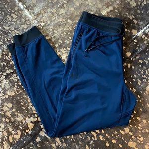 Men’s Umder Amour navy and black joggers